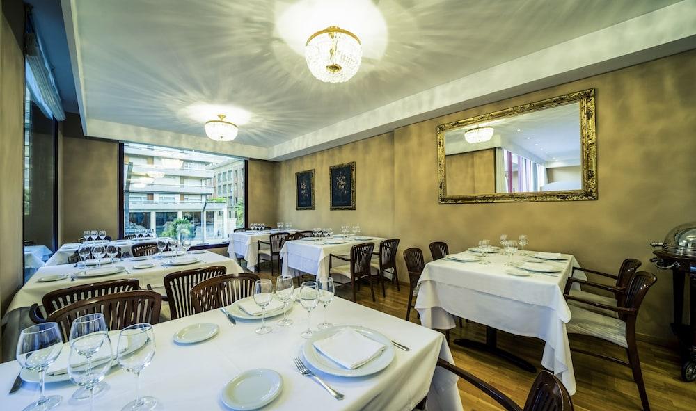 Mercure Carlton Rioja Hotel 4*